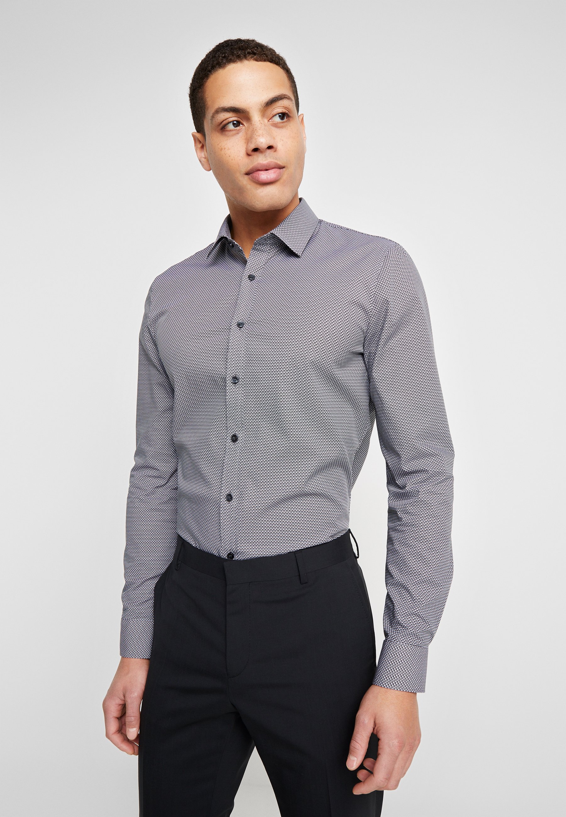 OLYMP OLYMP NO.6 SUPER SLIM FIT Finskjorte schwarz OLYMP OLYMP NO.6 SUPER SLIM FIT Skjorte grey Zalando.no