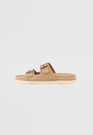 FAIRFO - Mules - sand