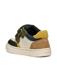 Flerfärgad sneaker med en blandning av läder och mocka i grönt, gult och beige. Gummisula med texturerade detaljer och en looperad stängning.