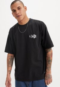 Levi's® Skateboarding - SKATEBOARDING GRAPHIC BOXY TEE - Print T-shirt - core black Thumbnail Image 1
