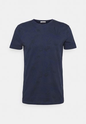 Camiseta de algodón azul marino de manga corta, con un sutil patrón floral y un escote redondo. Textura suave, ajuste casual.