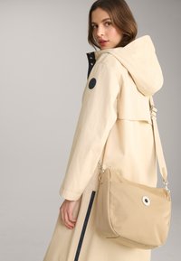 JOOP! Jeans DELIA - Skuldertasker - beige