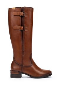 Botte en cuir marron à talon bas et empilé, avec deux sangles à boucle réglables, au design épuré et à bout arrondi.