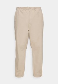 Levi's® Plus CORDUROY - Pantaloni - true chino shady