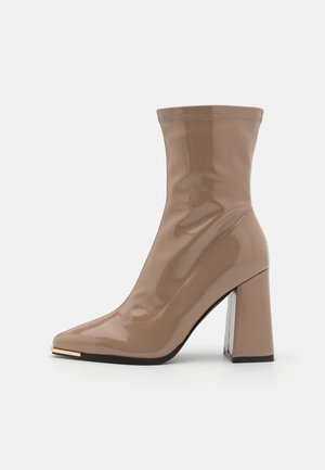 RAID TULIPA - Enkellaarsjes met hoge hak - nude