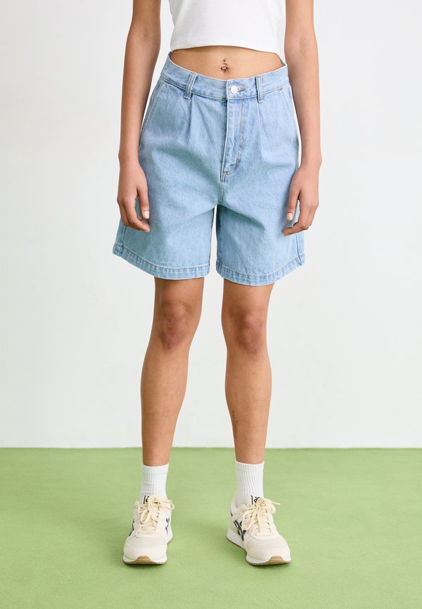 ELI PLEATED - Jeans Shorts - cirrus