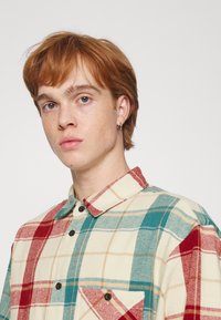 Karl Kani SIGNATURE BLOCK UNISEX  - Light jacket - multicolor