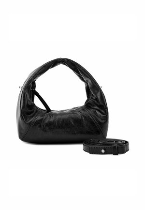 Sac à main en cuir noir avec une forme ronde, une finition texturée et une courte poignée. Comprend une bandoulière détachable et réglable.