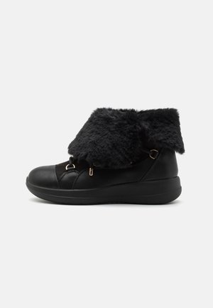 Kotníková obuv - black