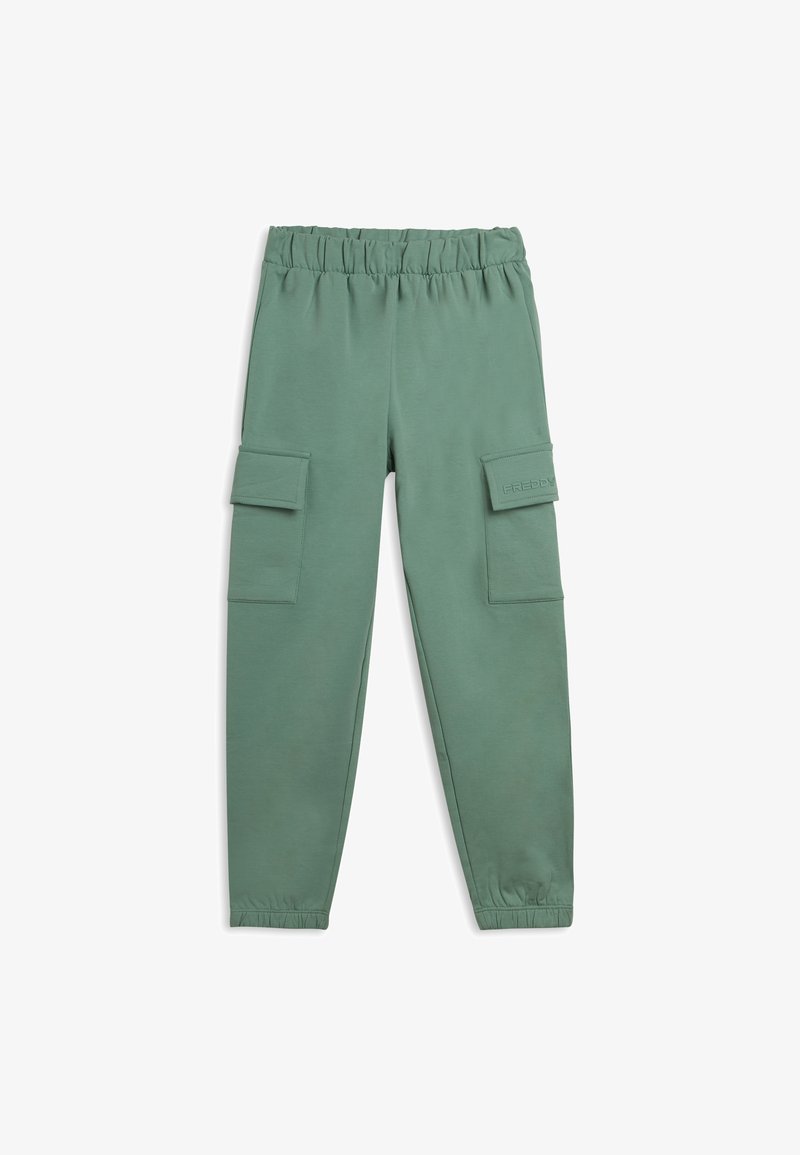 Pantalon cargo vert avec taille et poignets élastiqués, doté de grandes poches à rabat sur les deux cuisses, une poche embossée du logo "FREDDY".