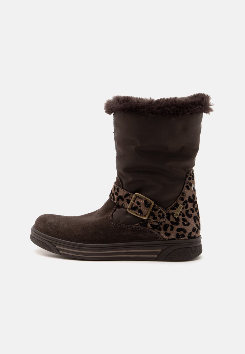 Botte d'hiver mi-mollet marron foncé avec bordure en fourrure, panneau arrière à imprimé léopard, bride décorative avec boucle et semelle en caoutchouc.