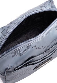 ALV by Alviero Martini CUBE - Necessär - grigio antracite