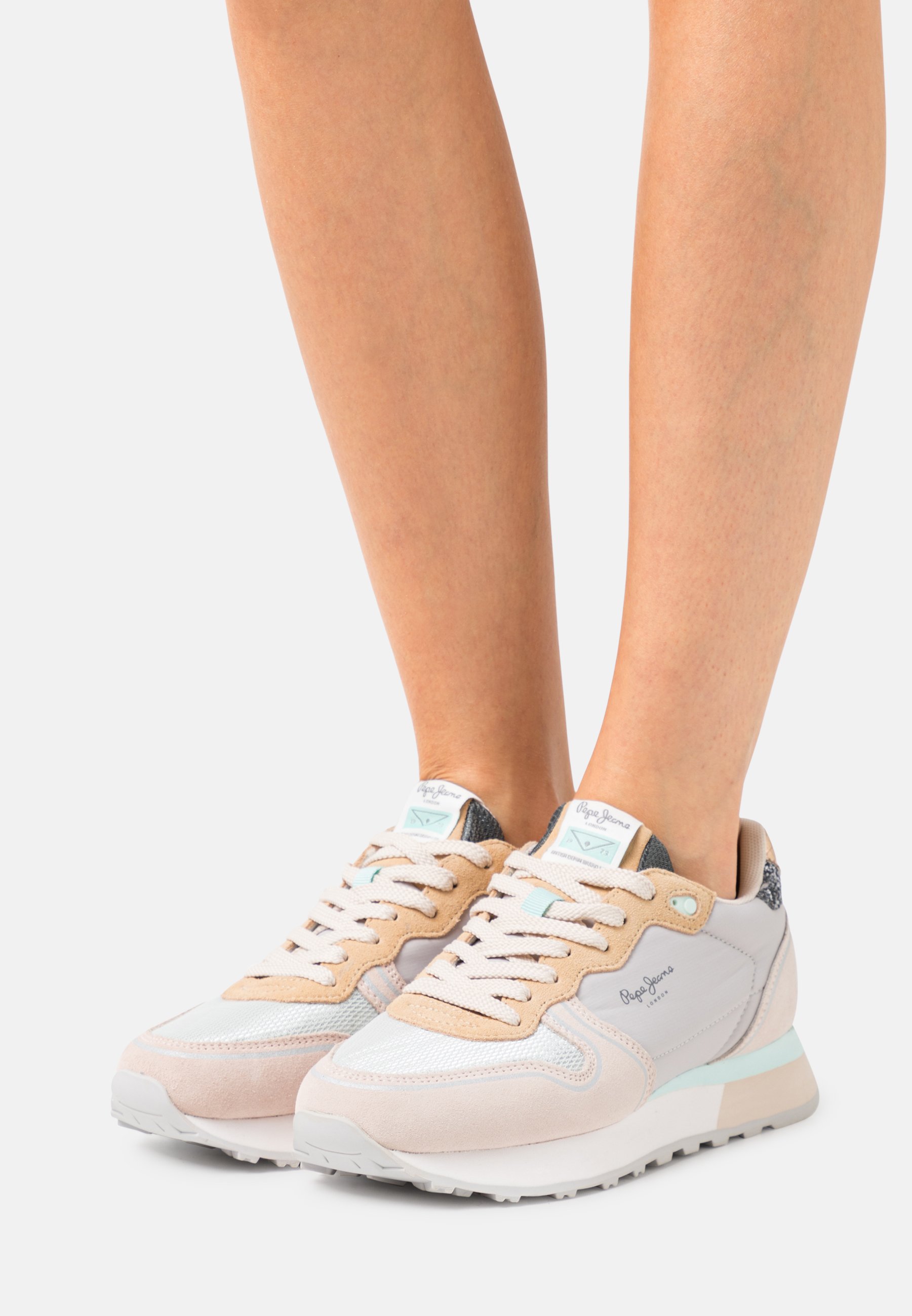 platform converse nude