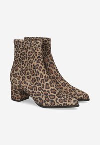 Bottes de cheville en imitation léopard avec un bout pointu, en matière suédée texturée et un talon bloc, présentant un dessus sans couture et des panneaux latéraux élastiques.