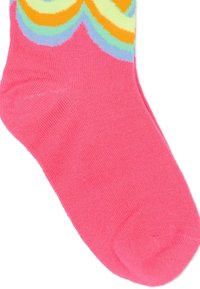 Chaussette rose à texture côtelée, présentant des motifs ondulés colorés en jaune, orange et bleu en haut. Matière en maille douce et extensible.