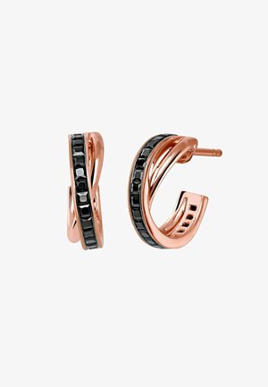 Los pendientes de aro en oro rosa presentan un diseño entrelazado con acentos de piedra negra, mostrando una superficie pulida y una forma moderna y elegante.