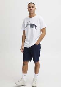 Solid SDELMO STRAIGHT FIT - Kratke hlače od trapera - rinse wash