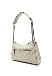 Borsa a tracolla trapuntata color crema con tracolla a catena rimovibile, tasca con zip e design elegante, dotata di accessori in tonalità oro e texture liscia.