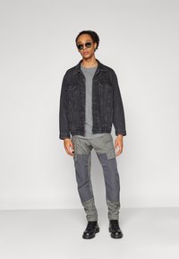 G-STAR 3D REGULAR TAPERED CARGO - Pantalones cargo - grey
