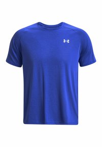 Modré sportovní tričko s krátkým rukávem, vyrobené z lehké tkaniny s texturovaným povrchem, s bílým logem na levé straně hrudi.