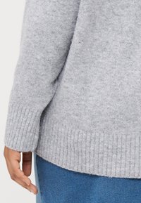 Vero Moda Curve VMCBOOM O NECK - Jumper - light grey melange