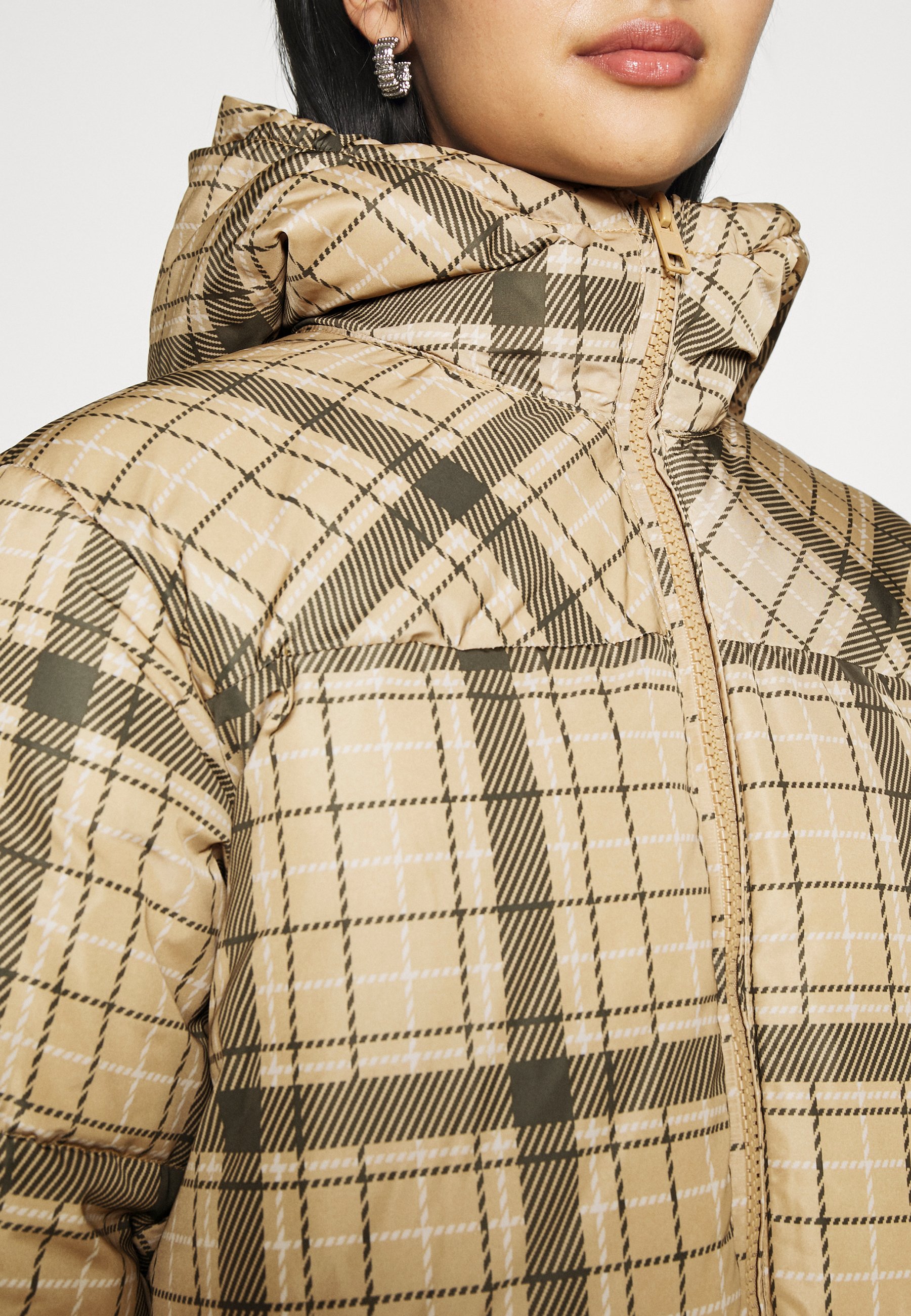 Weekday RUT PUFFER JACKET - Winter coat 