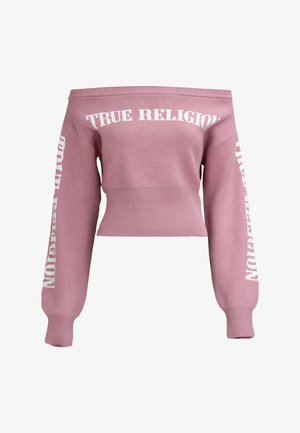 Różowy sweter z opuszczanymi ramionami wykonany z dzianiny, z napisem "TRUE RELIGION" w kolorze białym na rękawach i dekolcie, o krótkim kroju.