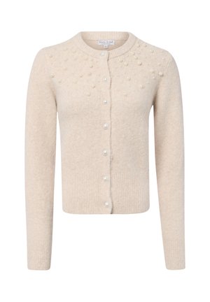 Beige gebreid vest met lange mouwen, parelknopen aan de voorkant en kleine pareldecoraties op de bovenborst en schouders.