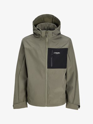 Veste à capuche vert olive avec fermeture éclair intégrale à l'avant et poche poitrine zippée noire étiquetée "JJ Studios".