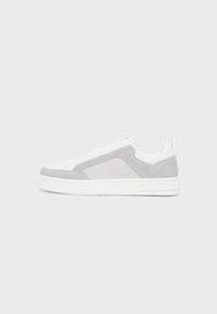 Sélectionné, off white