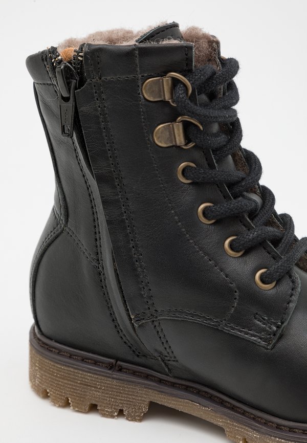 MAIA TEX – Schnürstiefelette