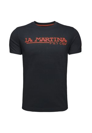Sort crew neck t-shirt lavet af bomuld, med et stort rødt "LA MARTINA POLO CREW" grafik på forsiden. Korte ærmer, ensartet tekstur.