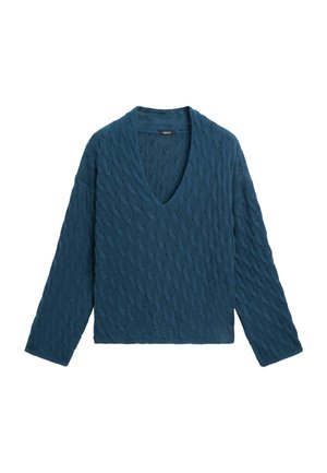 Blauwe kabelgebreide trui met lange mouwen en een V-hals, plat uitgestald op een witte achtergrond.