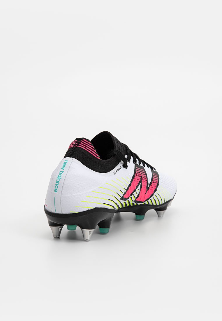 Fußballschuhe für weichen Untergrund