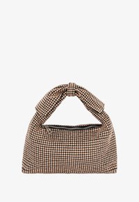 Kijelölve, champagne