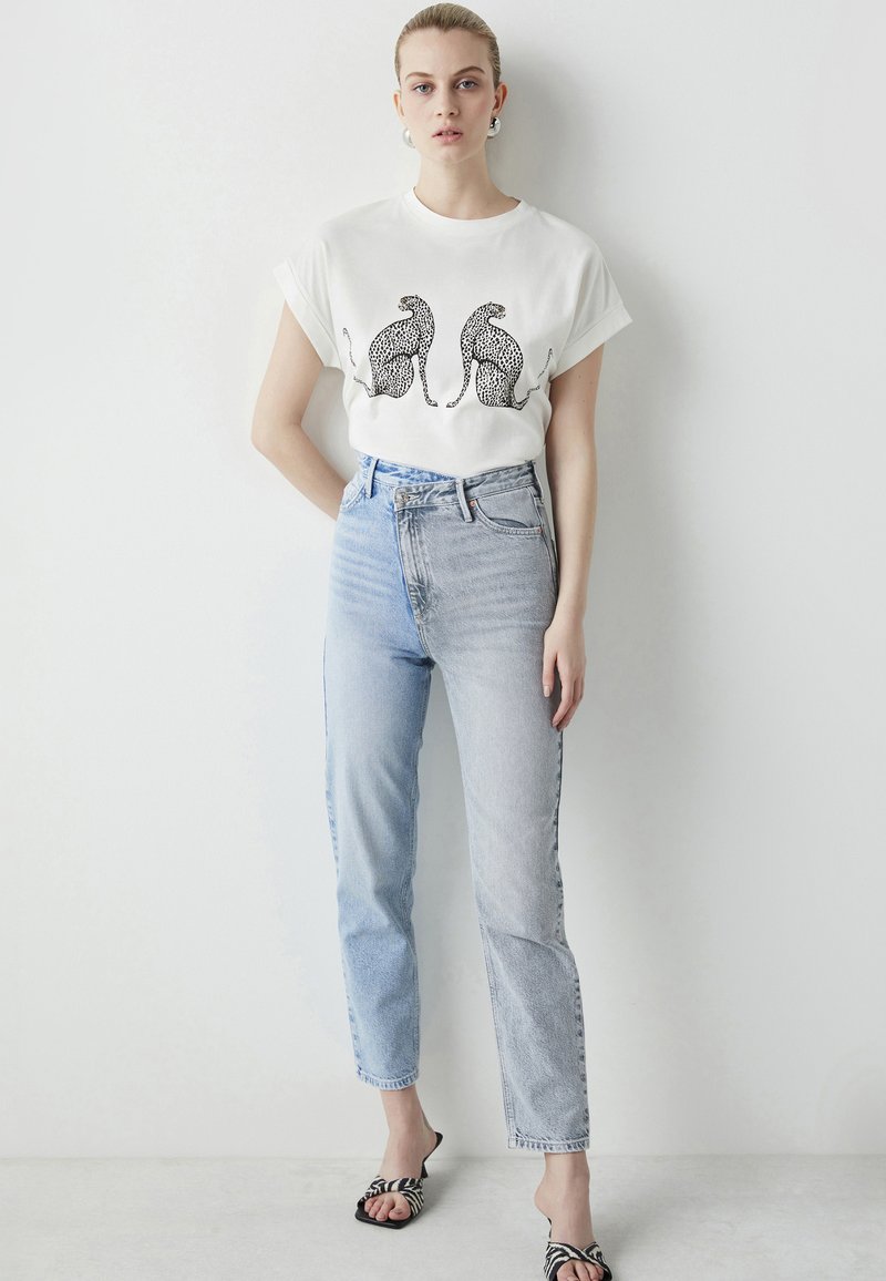 Damen T-Shirts | Ipekyol VISUAL PRINTED T-Shirt print ecru/weiß - BB99937 Damen T-Shirts | Ipekyol VISUAL PRINTED T-Shirt print ecru/weiß - BB99937