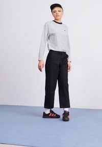Santa Cruz NOLAN CARPENTER PANT - Džínsy s rovným strihom - black