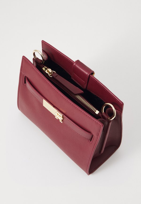 HERITAGE MINI SATCHEL - Handbag - raspberry truffle2