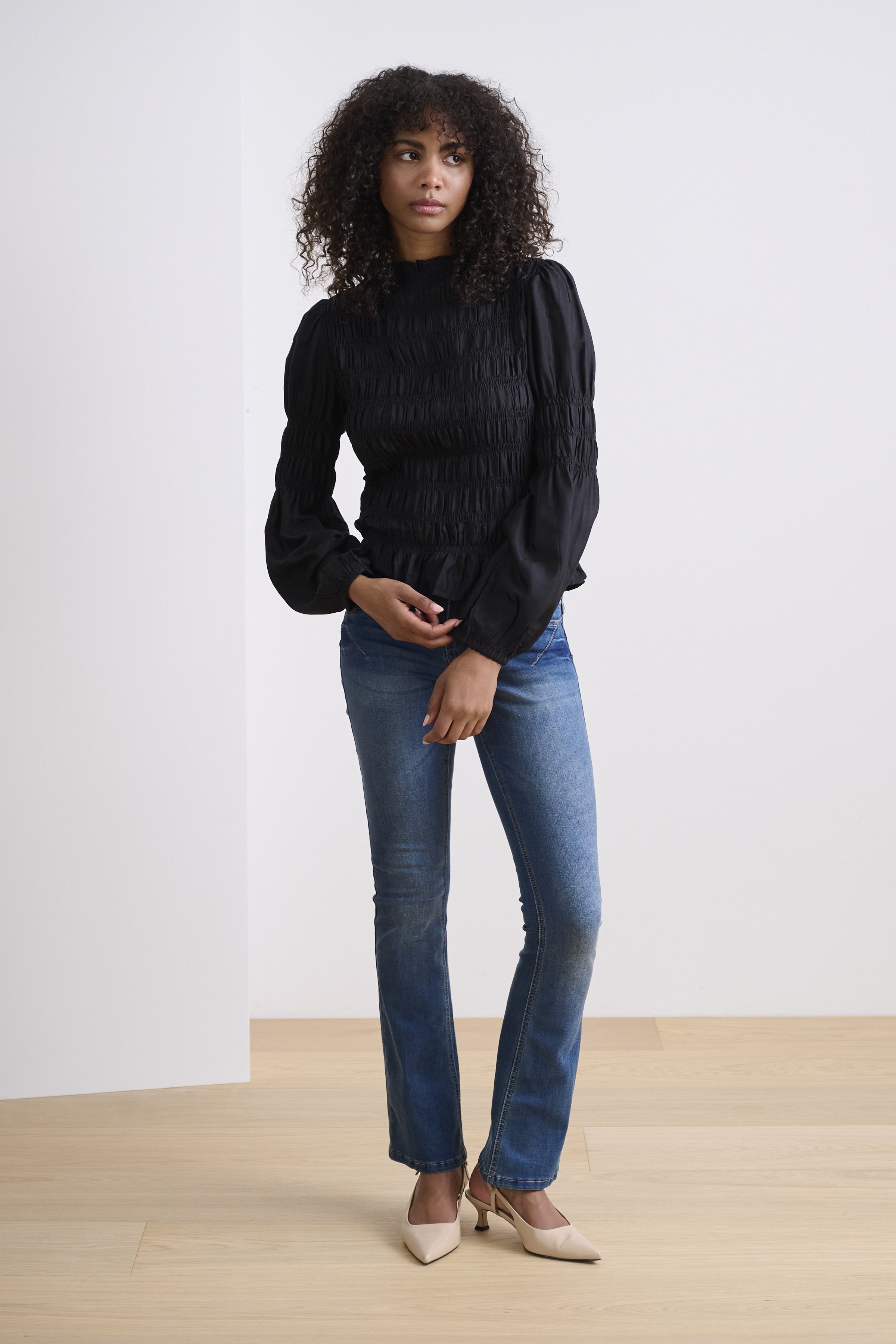 トップス LITMUS Her Praha gathered puffy blouse Soaked In Luxury Natalja High Neck Top, Whisper White