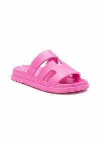 Sandalias de dedo rosas con dos correas anchas, plantilla moldeada y suela gruesa, hechas de un material de goma durable, con detalles recortados.