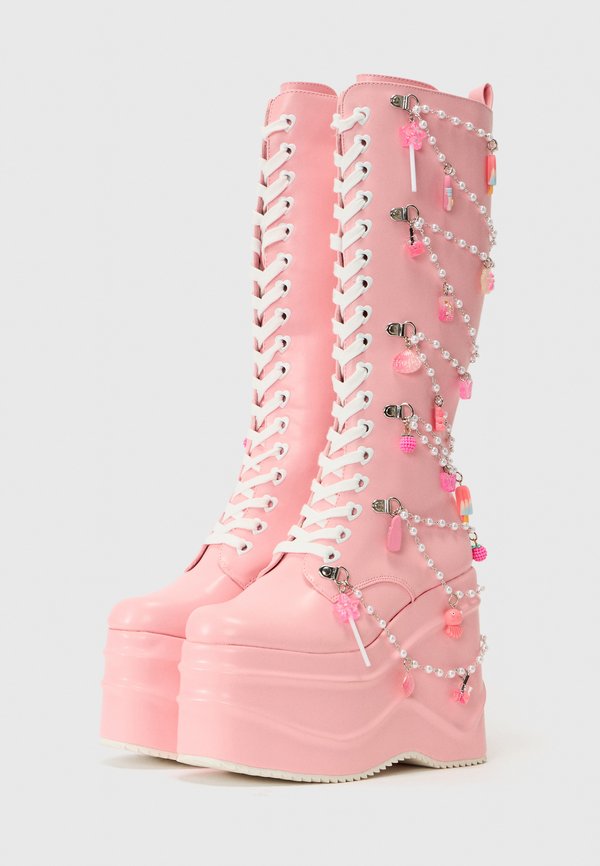 THE DREAMSCAPE CHARMS - Platform boots3