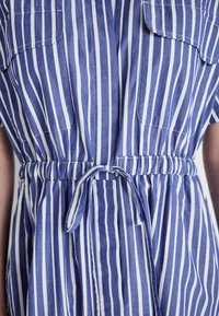 GAP CUTOUT MIDI SHIRTDRESS - Kreklkleita - blue