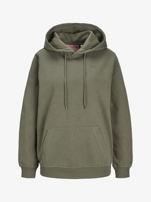 Sudadera verde oliva hecha de tela suave, que cuenta con un bolsillo tipo canguro, capucha con cordón y puños y dobladillo acanalados para un ajuste relajado.