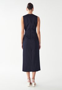 WILLA CAIRA - Kasdienė suknelė - navy stripe