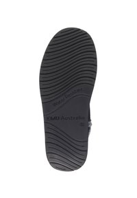 Czarna gumowa podeszwa z falistym wzorem bieżnika, oznaczona napisem "Wodoodporny" i "EMU Australia". Posiada gładką, wytrzymałą teksturę.