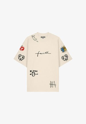 Mira Paris, TATTOO BRUTAL OVERSIZED DROPPED SHOULDER TEE 26 UNISEX - T-shirt print - off-white