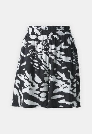 Schwarz-weiße gemusterte Shorts mit einem elastischen Bund, ausgestattet mit einem glatten, leichten Stoff und einem knielangen Schnitt.