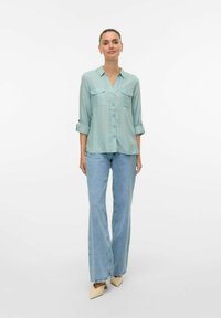 Vero Moda VMBUMPY - Chemisier - gray mist