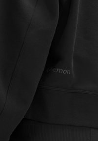 Thumbnail Image 5
