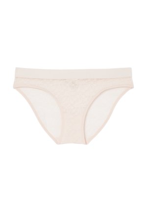 Culotte en dentelle rose clair avec une taille élastique douce. Présente un motif floral et une texture transparente. Coupe classique avec une couverture minimale.